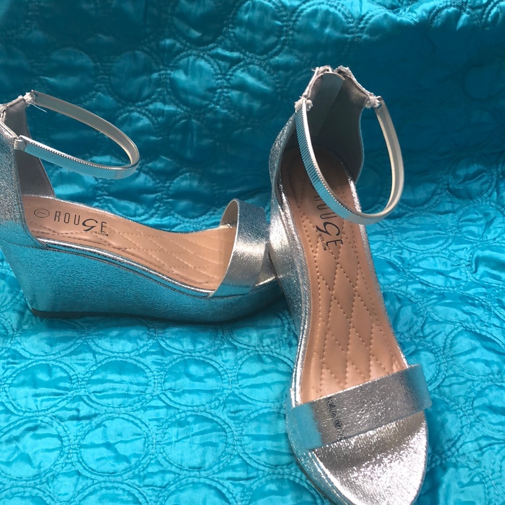 Silver wedges